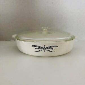 Anchor Hocking Casserole Dish With Lid